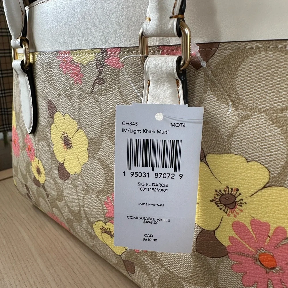 Coach - Picture 9 of 13